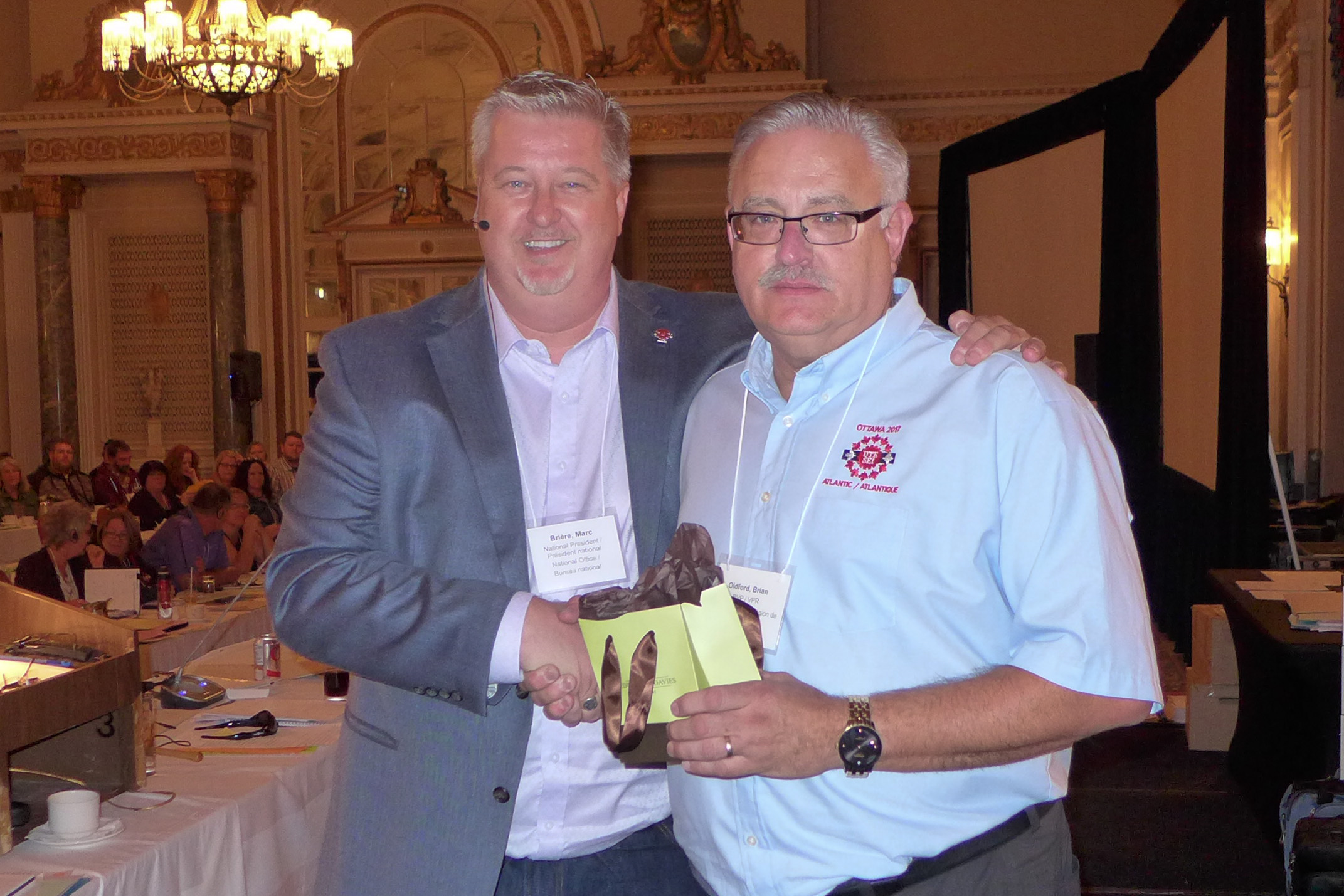 Marc Brière, National President awards a 30-year pin to Brian Oldford