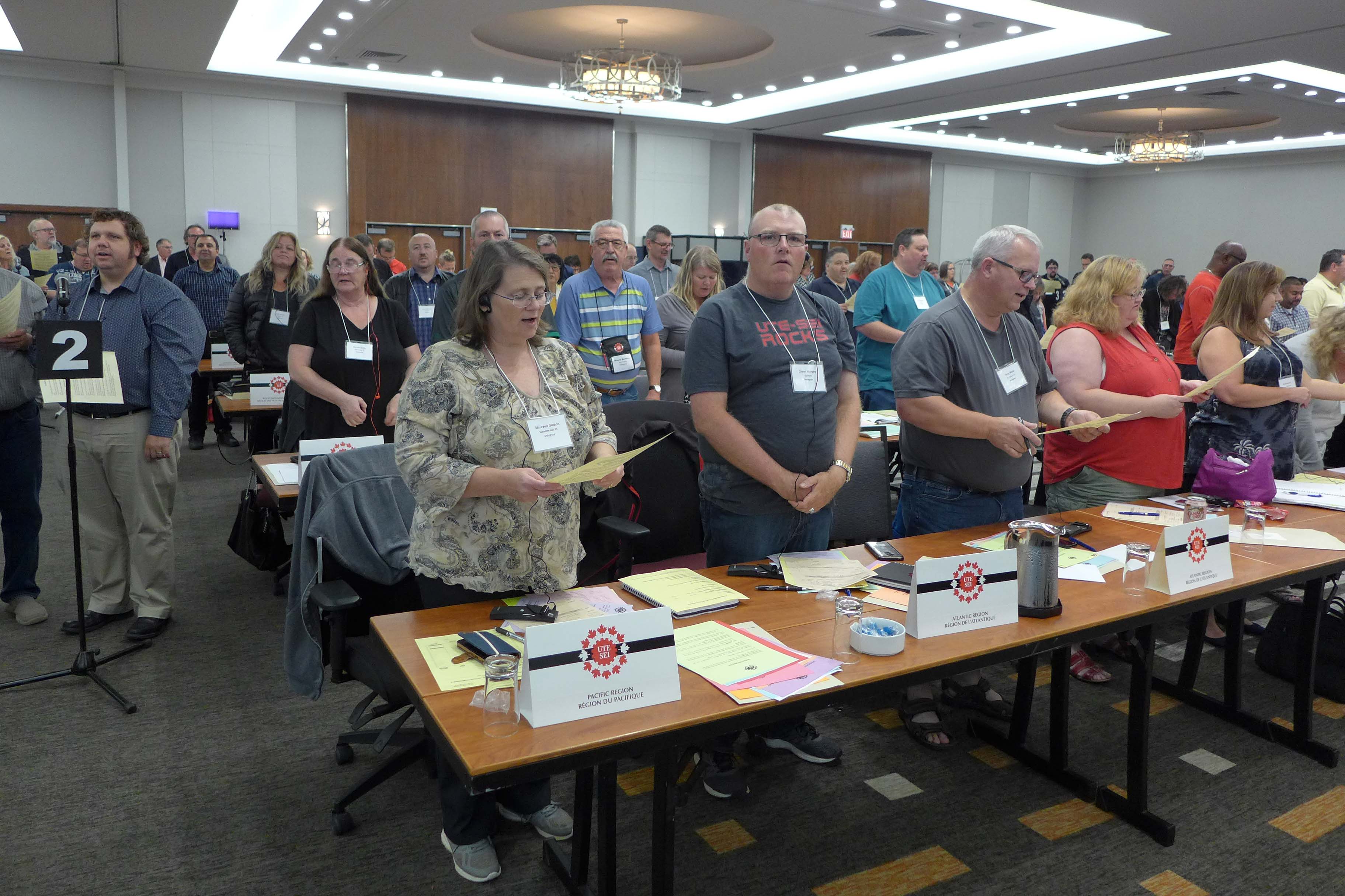 Presidents singing Solidarity Forever