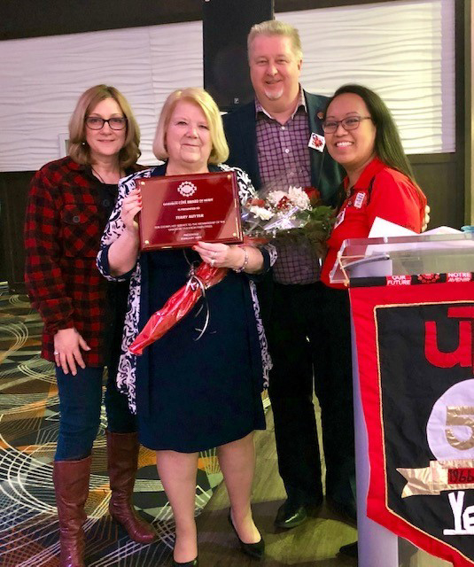 Terry Ruyter reçoit le prix Godfroy Côté