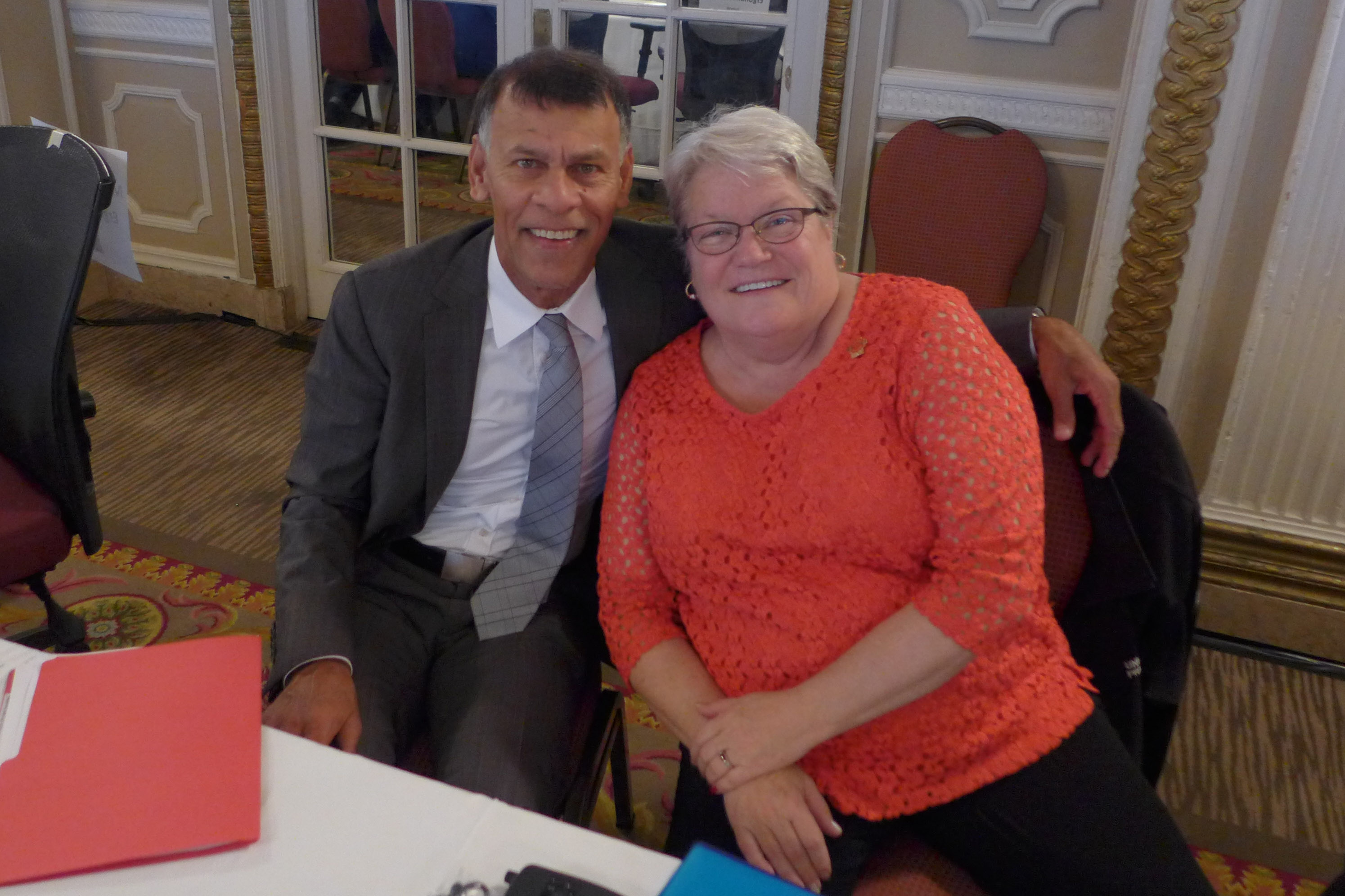 CLC President Hassan Yussuff and PSAC National President Robyn Benson