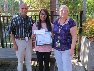 Dharma Kafle, Sheetal Kafle et Terry Ruyter 