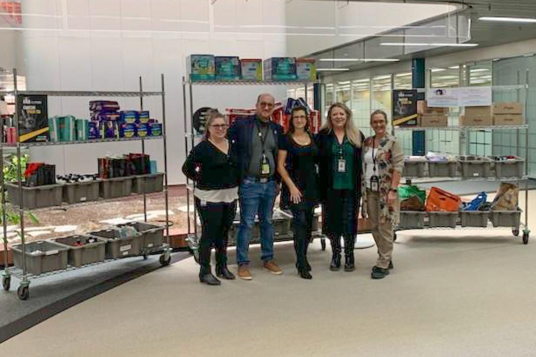 group photo - donation Le Far