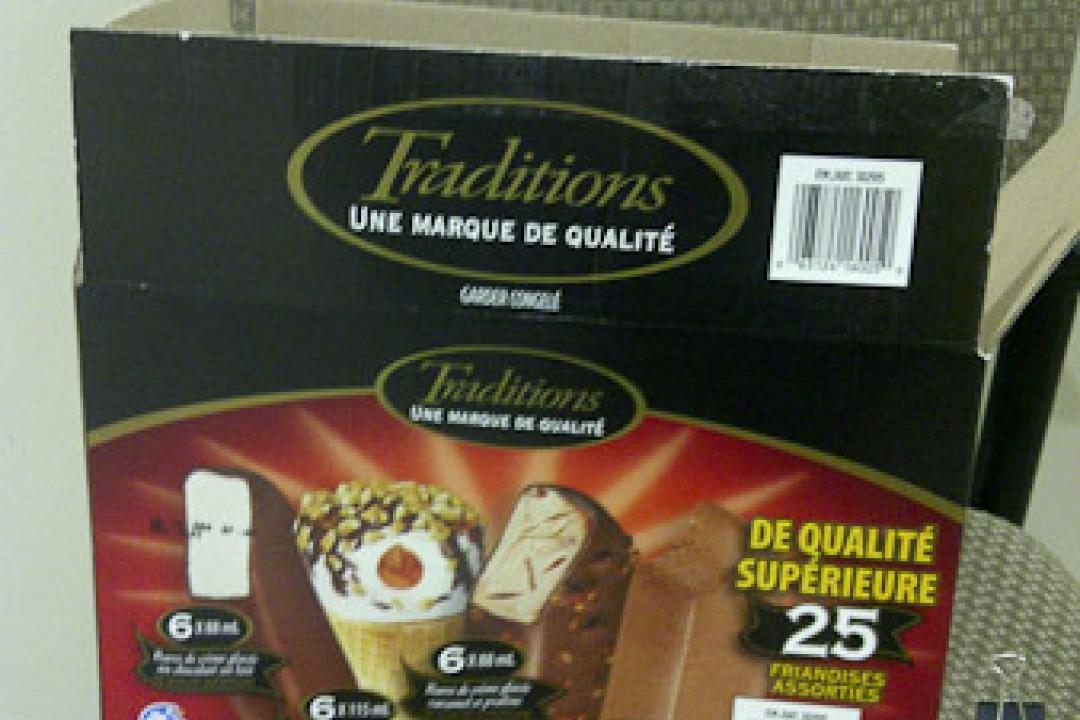 Les membres de l'AFPC/SEI de la région de Moncton se mobilisent La section locale du SEI a démontré son appui envers l'équipe de négo en distribuant de l'information et de la crème glaçée aux membres pour démontrer que les pourparlers avec l'ARC sont aussi glacés que la crème glaçée. Espérant que la prochaine ronde sera un peu plus chaleureuse. 